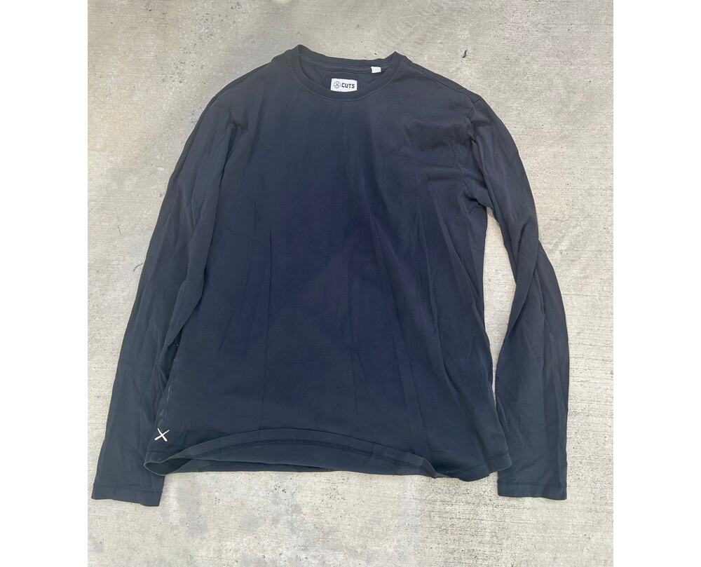 Cuts black long sleeve shirt size M